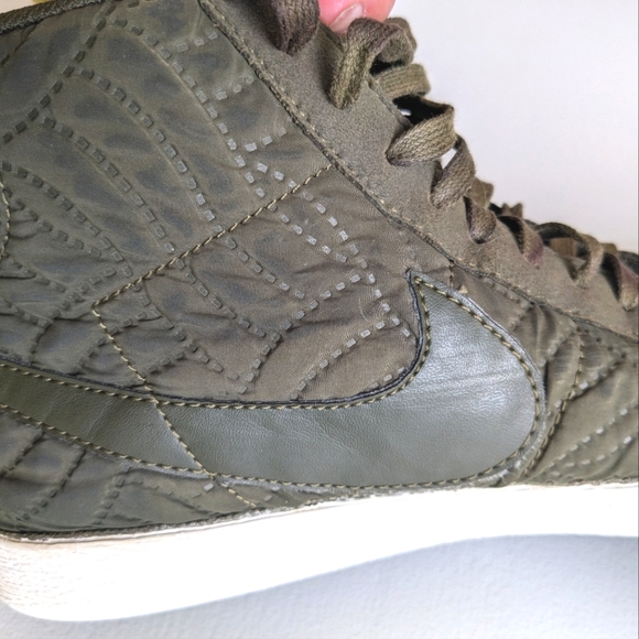 NIKE Blazer Mid Premium SE Hi Top Trainers - Picture 10 of 11